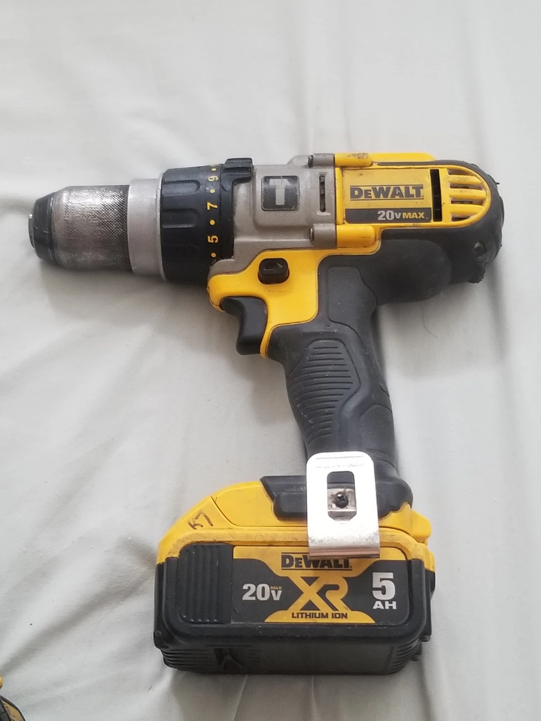 DEWALT 20V MAX Hammer Drill Impact Driver Combo Kit - photo 3