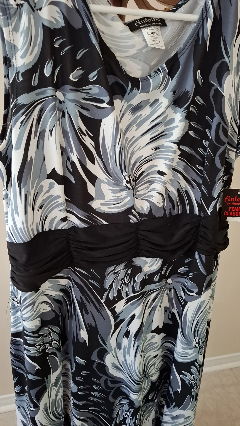 Sleeveless Summer Dress with Ruching Detail - photo 2