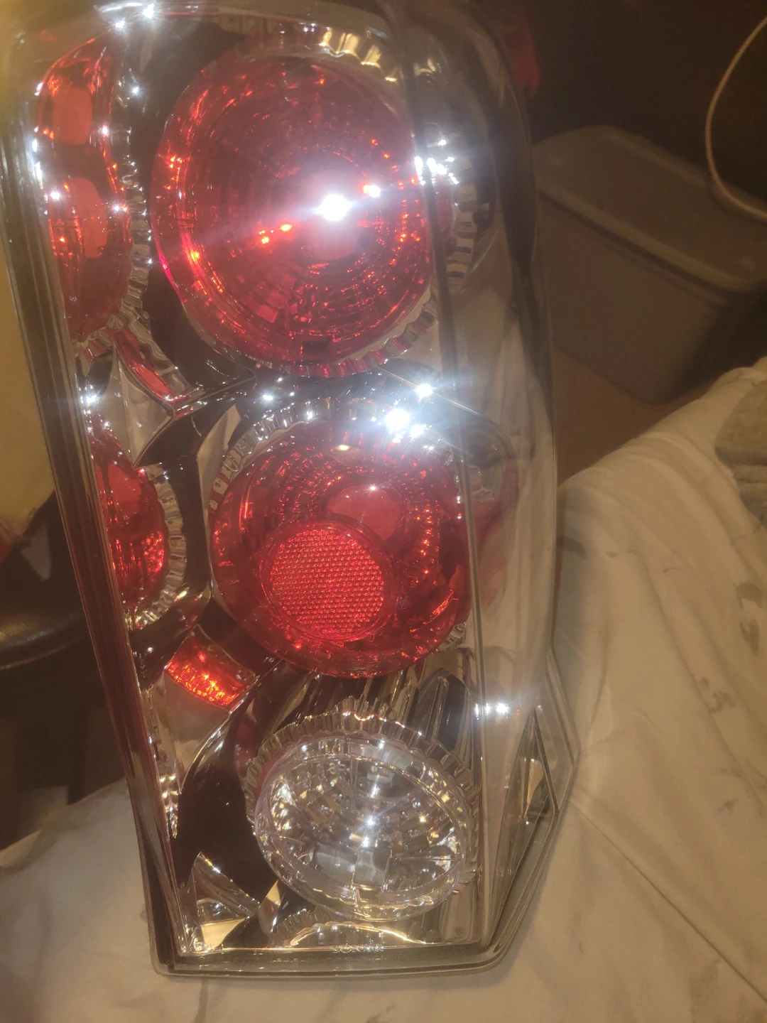Chrome Tail Lights 02-06 escalade - photo 3