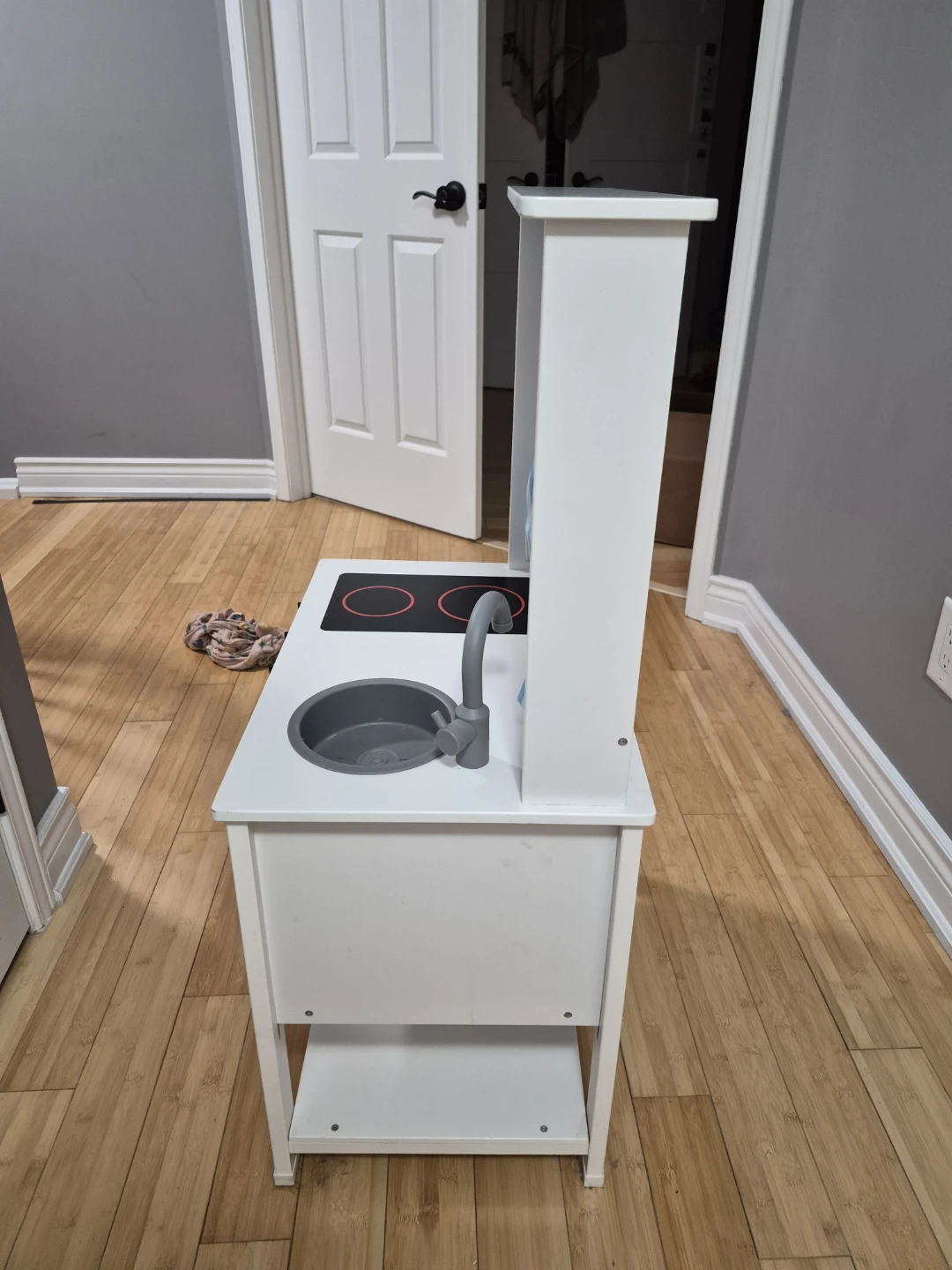 White Play Kitchen with Sink and Stove - photo 3