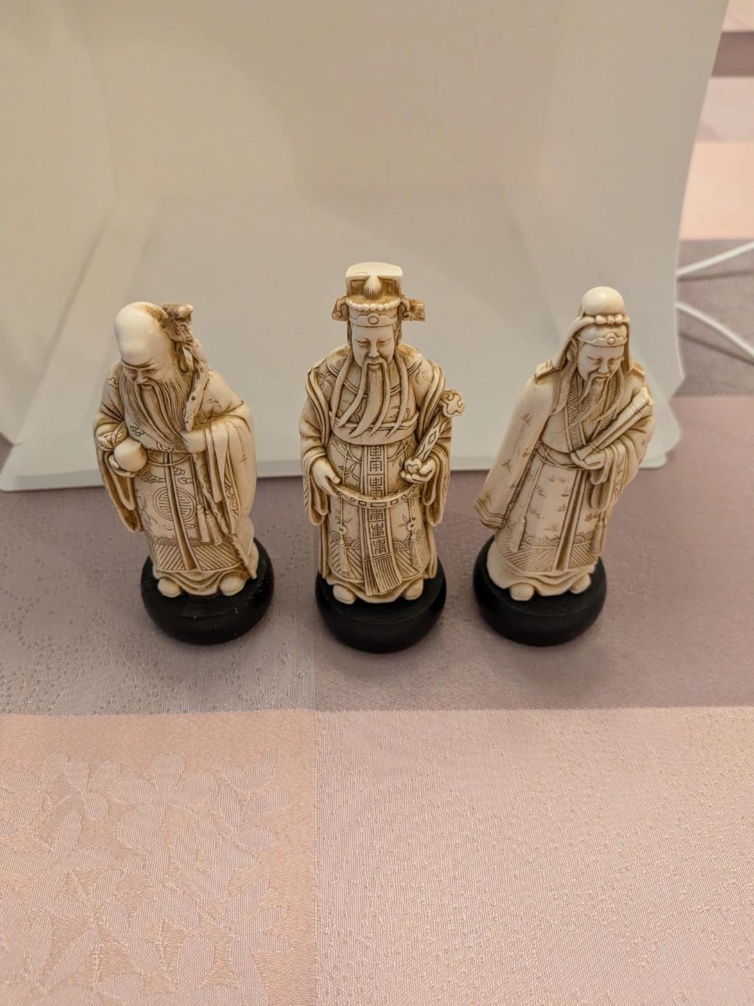 Set of 3 Vintage Chinese Resin Figurines - photo 2
