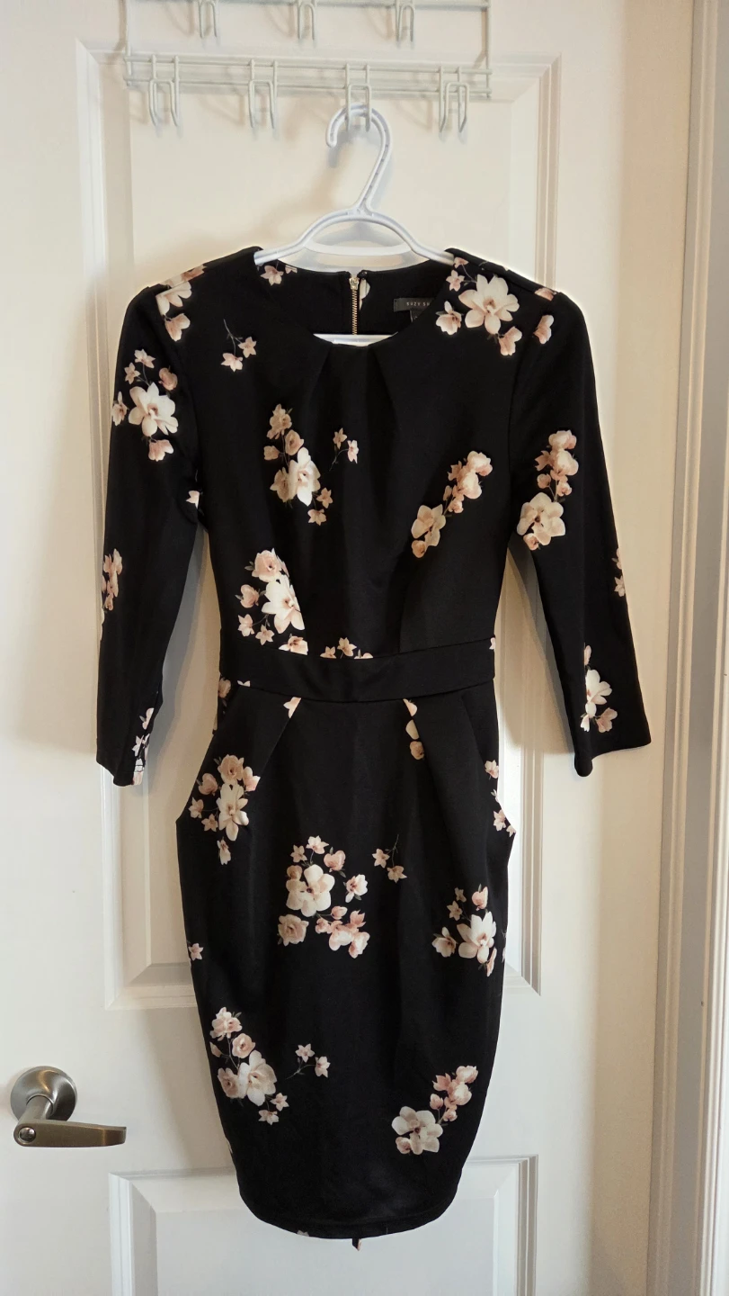Black floral print knee-length dress