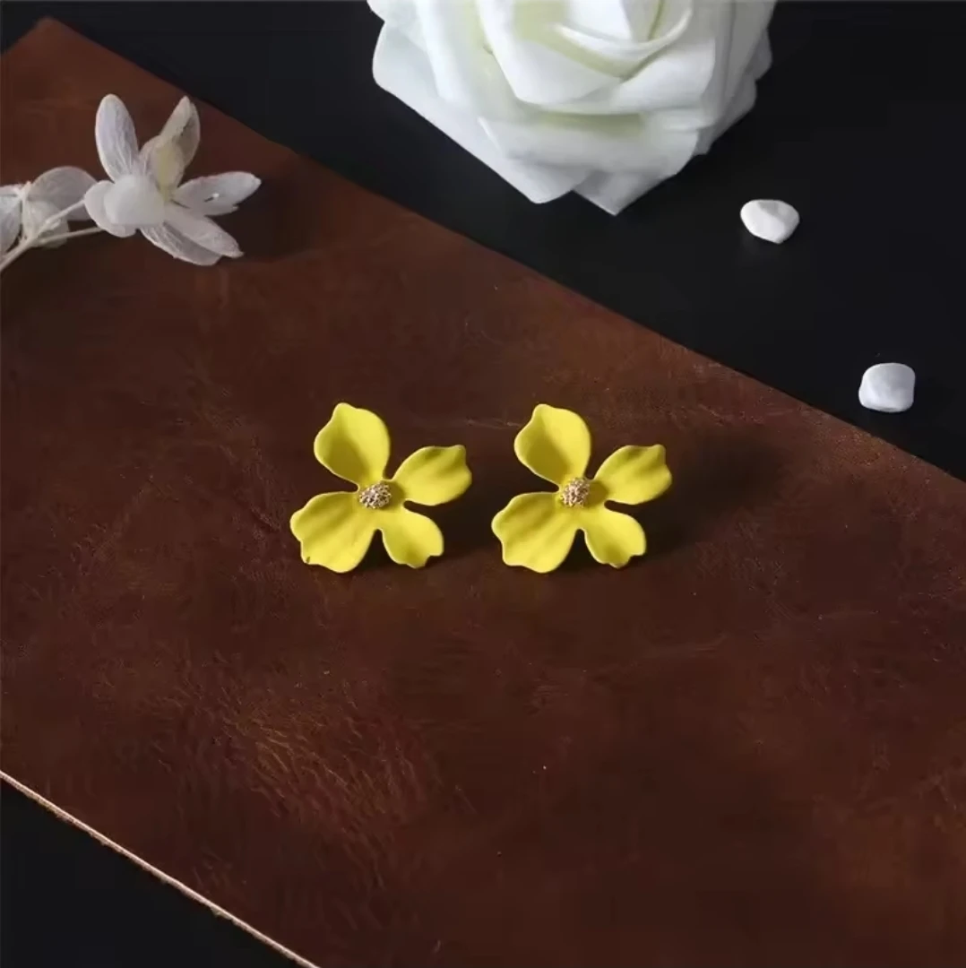 Yellow Flower Stud Earrings - photo 5