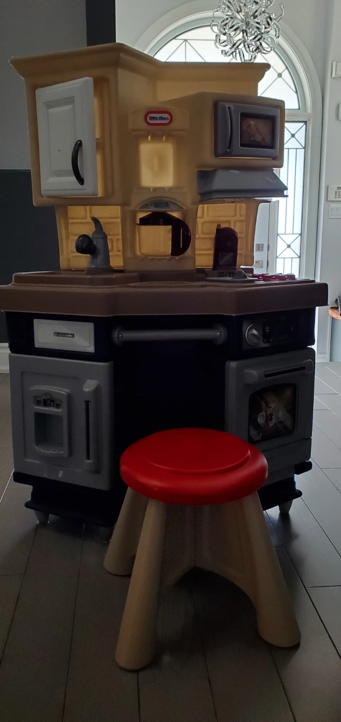 lttle tikes deluxe playhouse kitchen