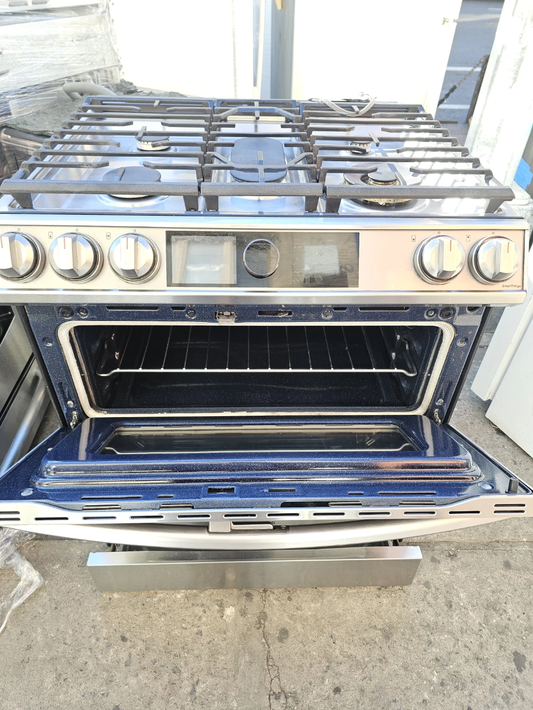 Samsung 30" stainless steel Gas Range - photo 2
