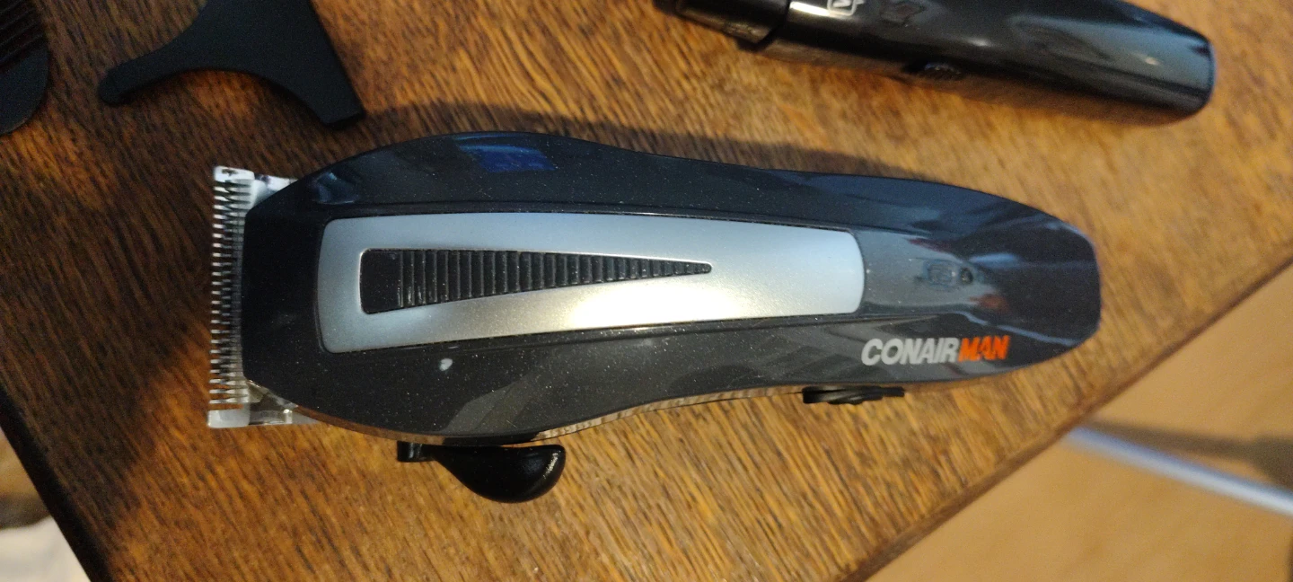 Conair Man Hair Clippers & Wahl Nose Trimmer Set - photo 4