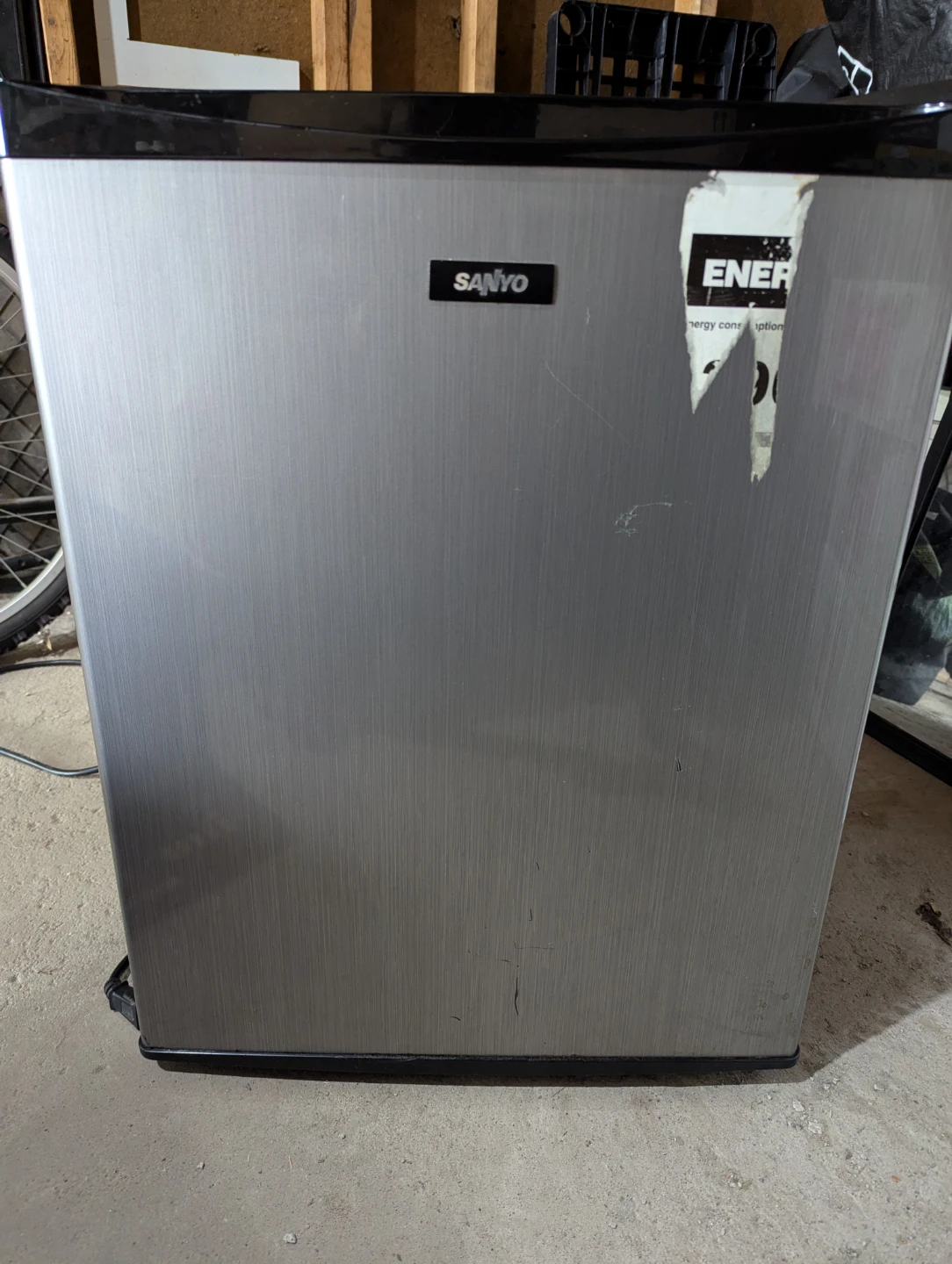Sanyo Mini Fridge
