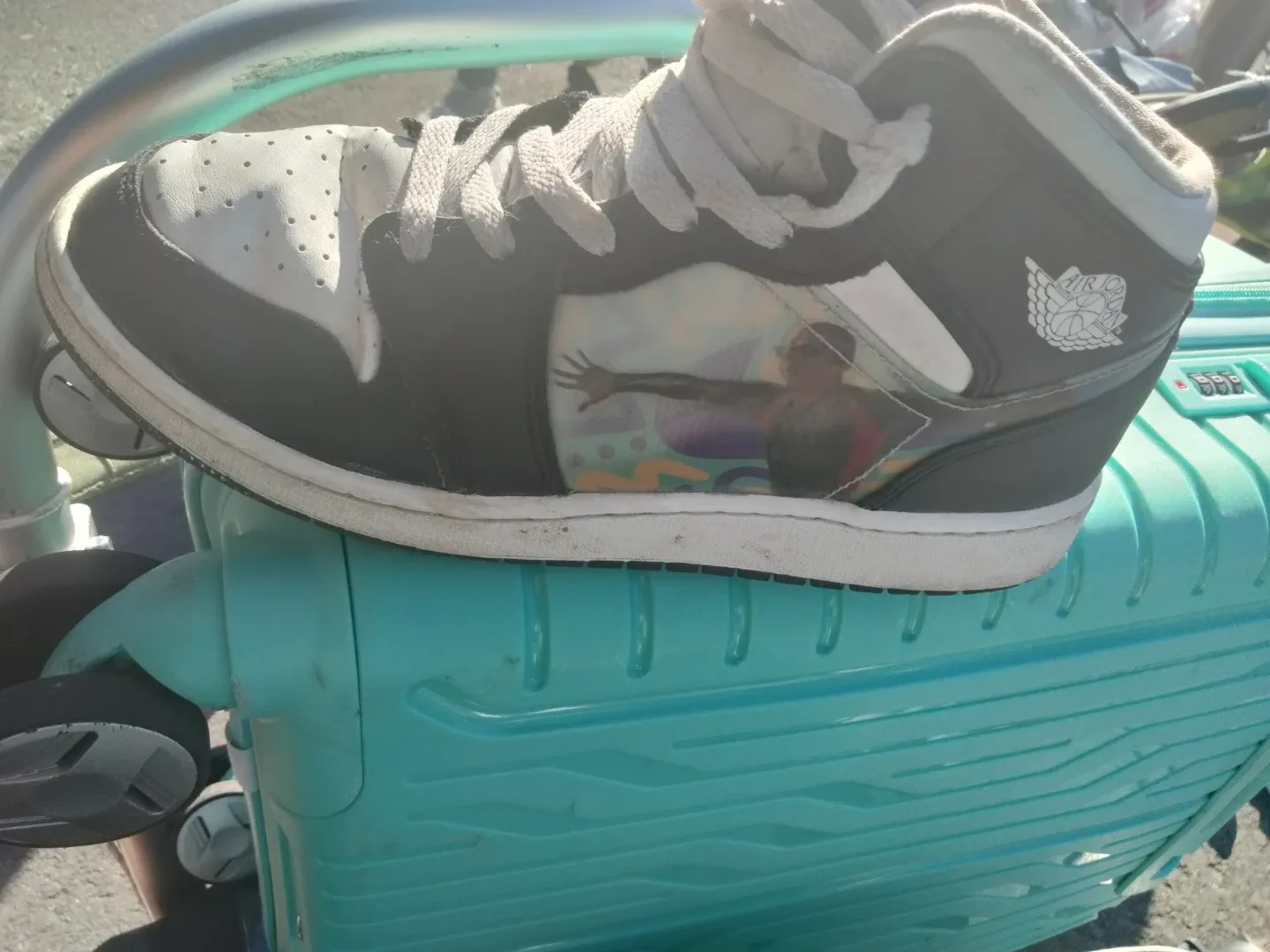 Air Jordan 1 Mid SE