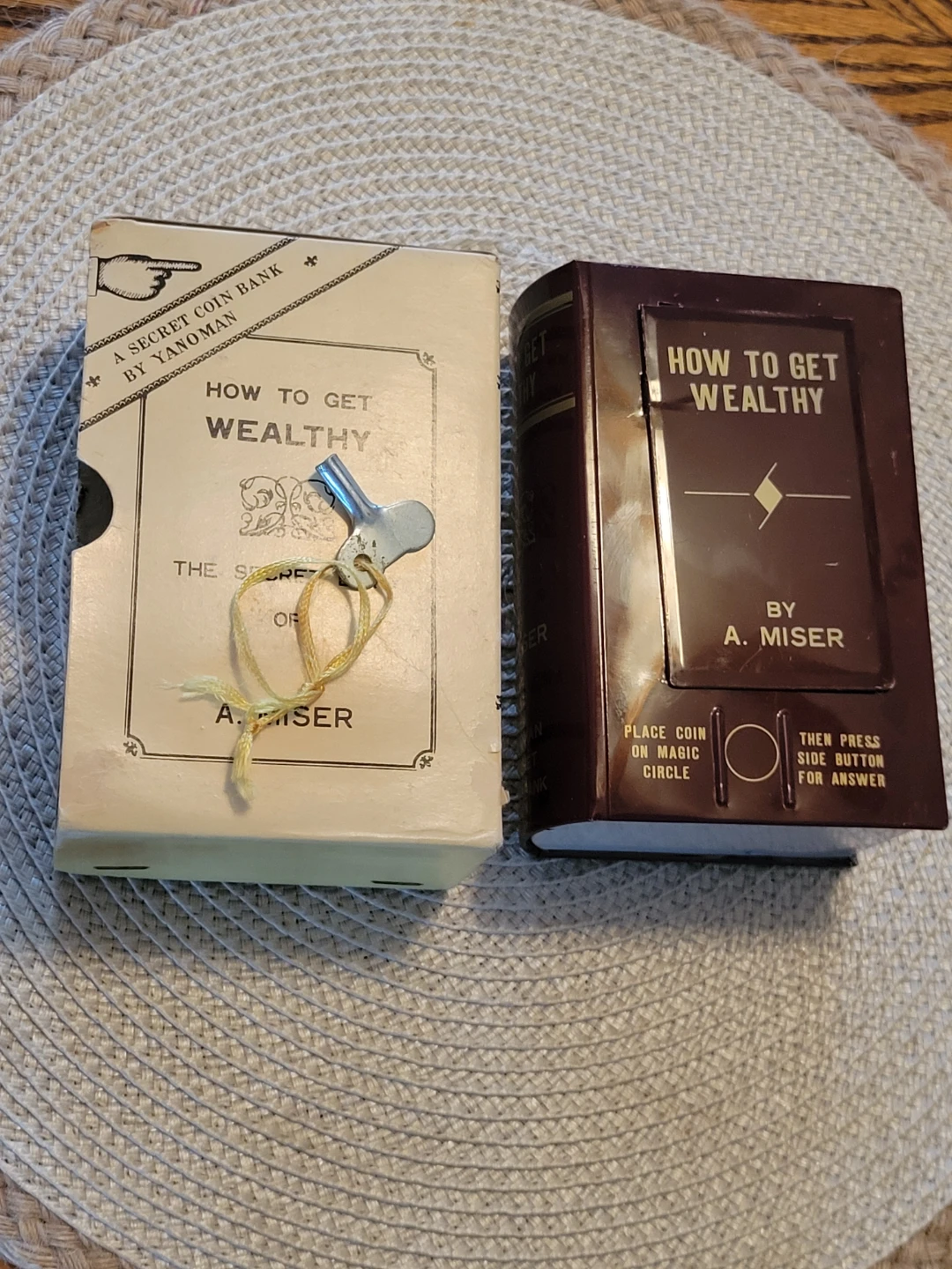 Vintage Yanoman How to Get Wealthy Secret Coin Bank.Wind Up Toys