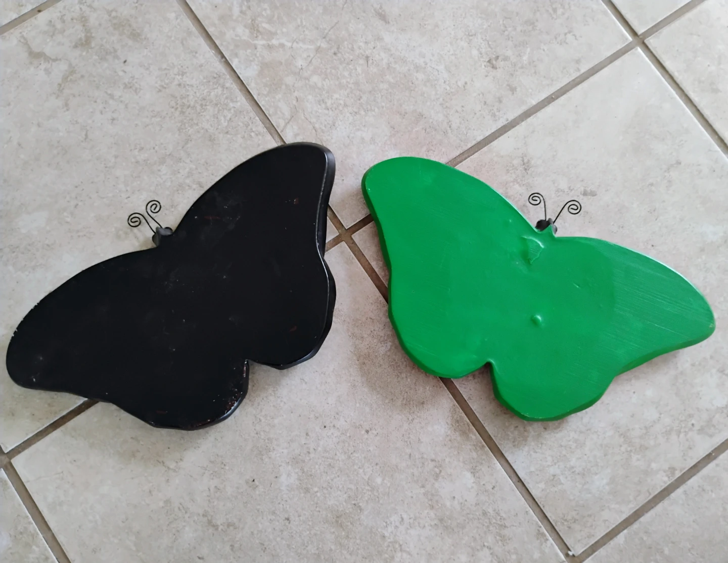 COLORFUL BUTTERFLY-SHAPED STEPPING STONES (SET OF 2) - photo 4