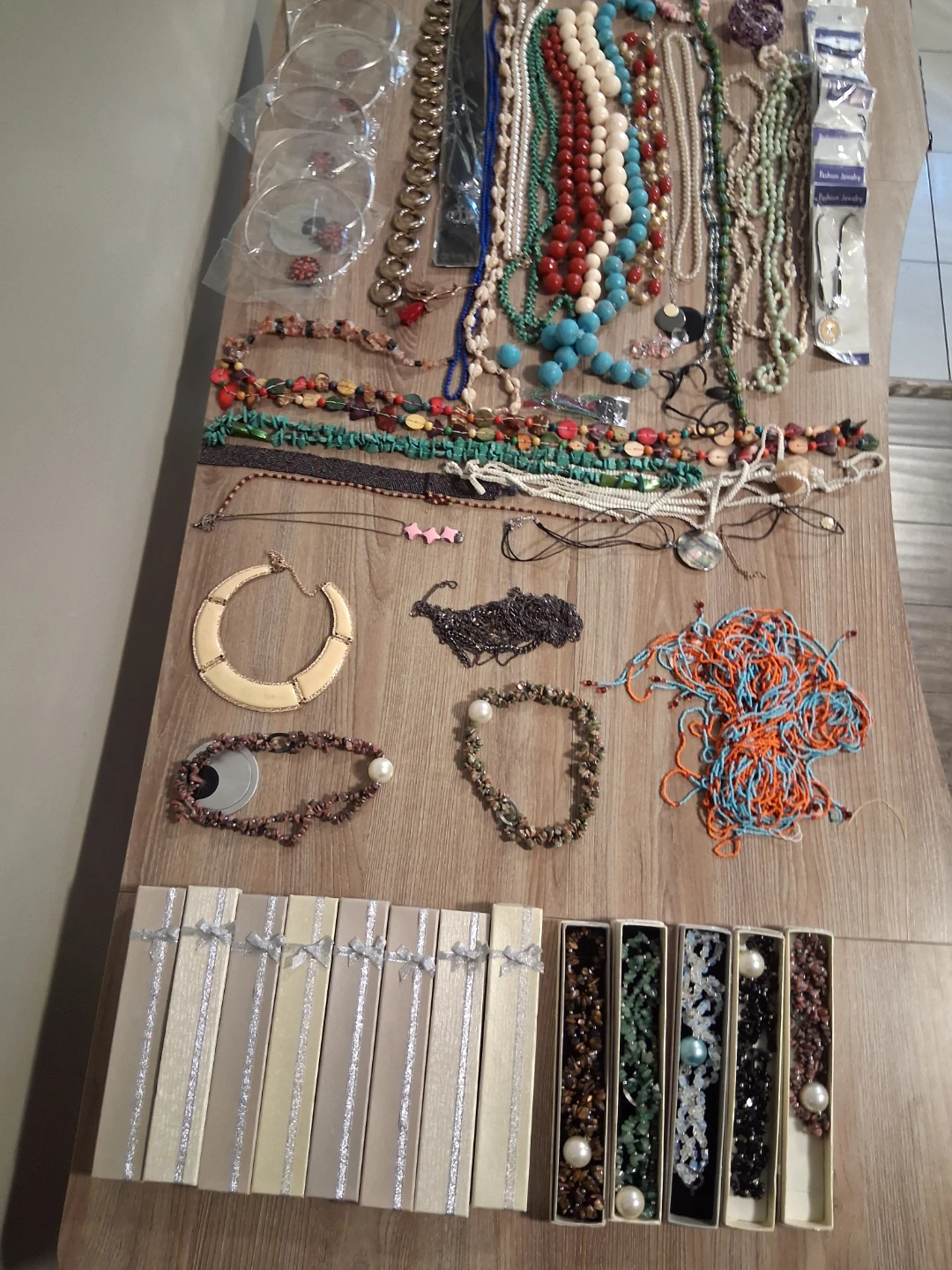 Huge collection of jewlery