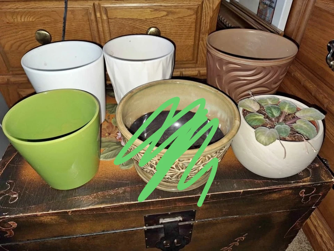 Small flower pots