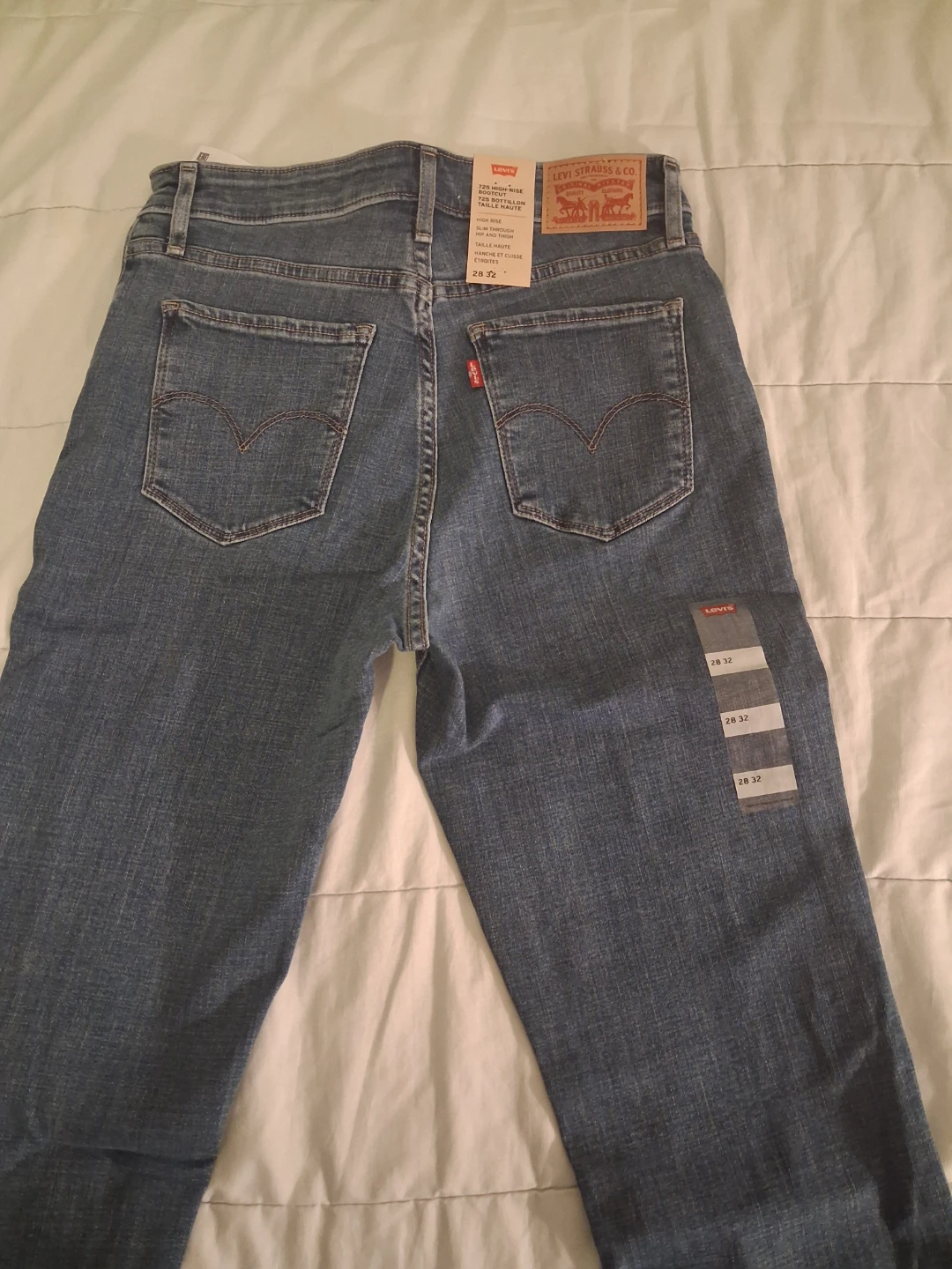 Levi's Women's 725 High Rise Bootcut Jeans Size 28