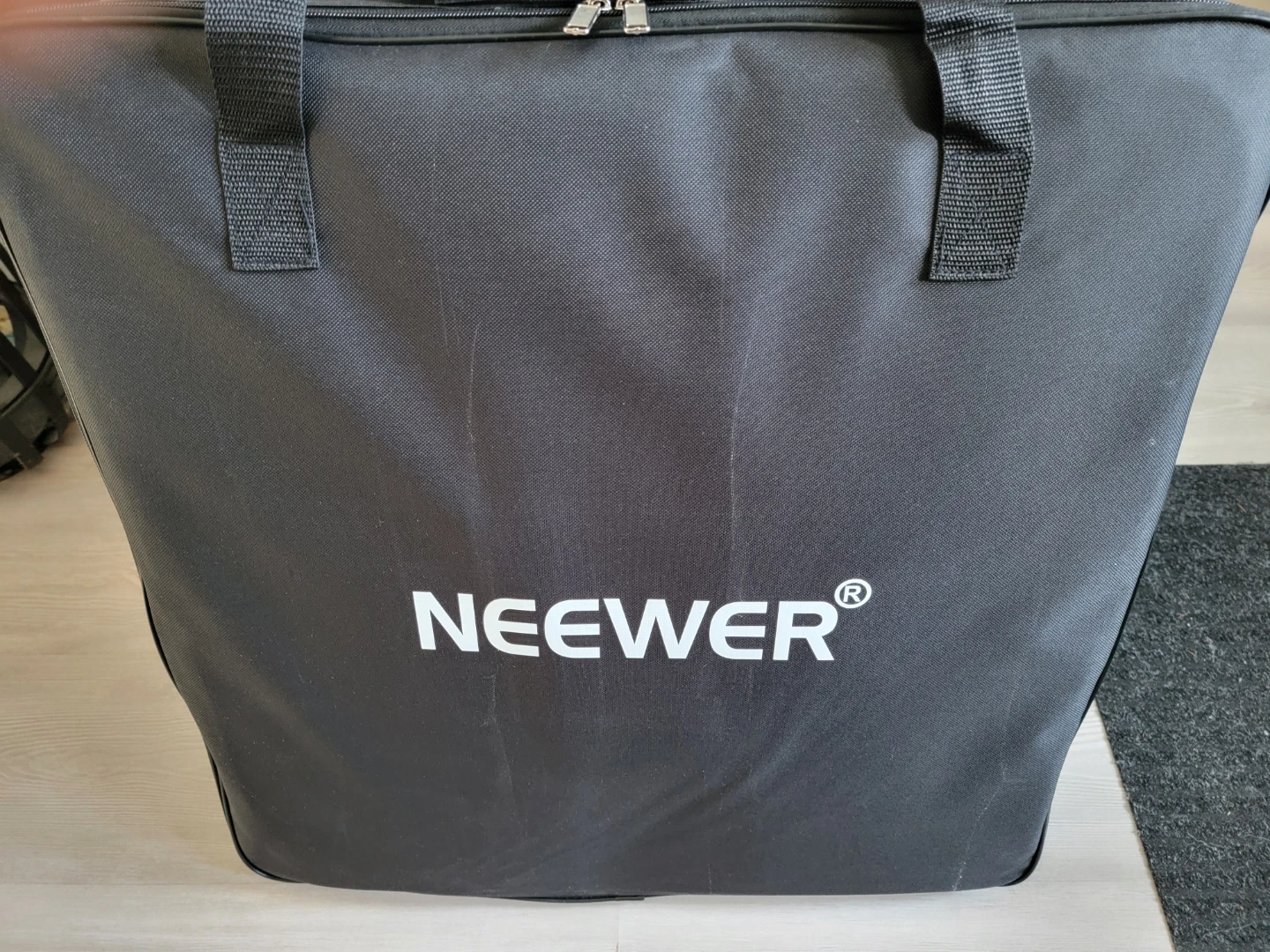 Neewer Ring Light Kit with Case