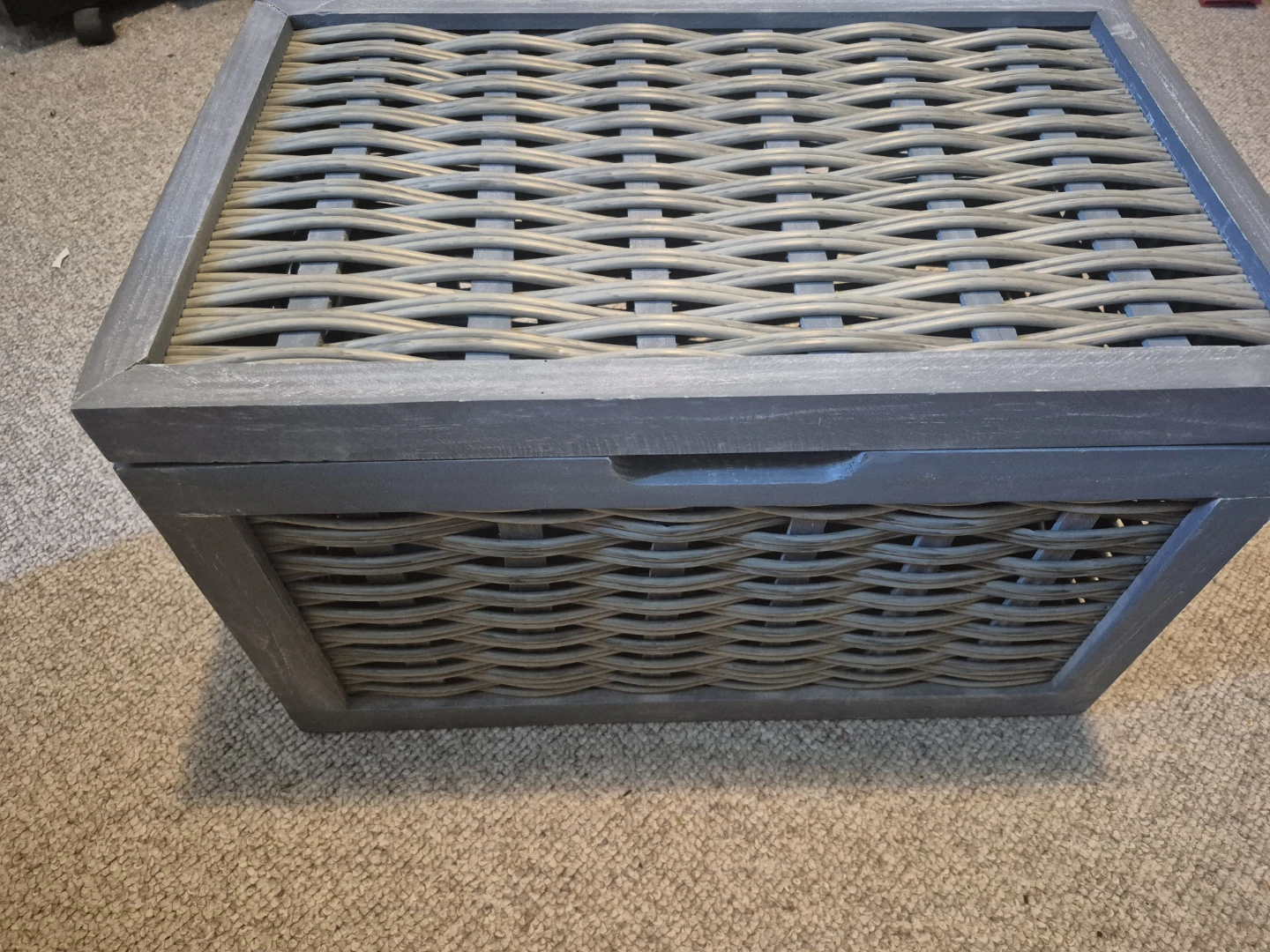 Grey wooden and wicker storage chest with lid - photo 3