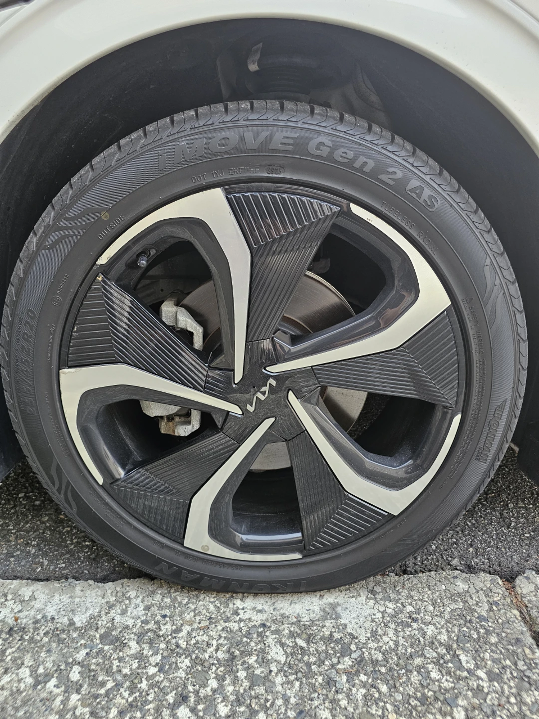 Kia 20 Inch Wheels with A/S Tires and TPMS - photo 4