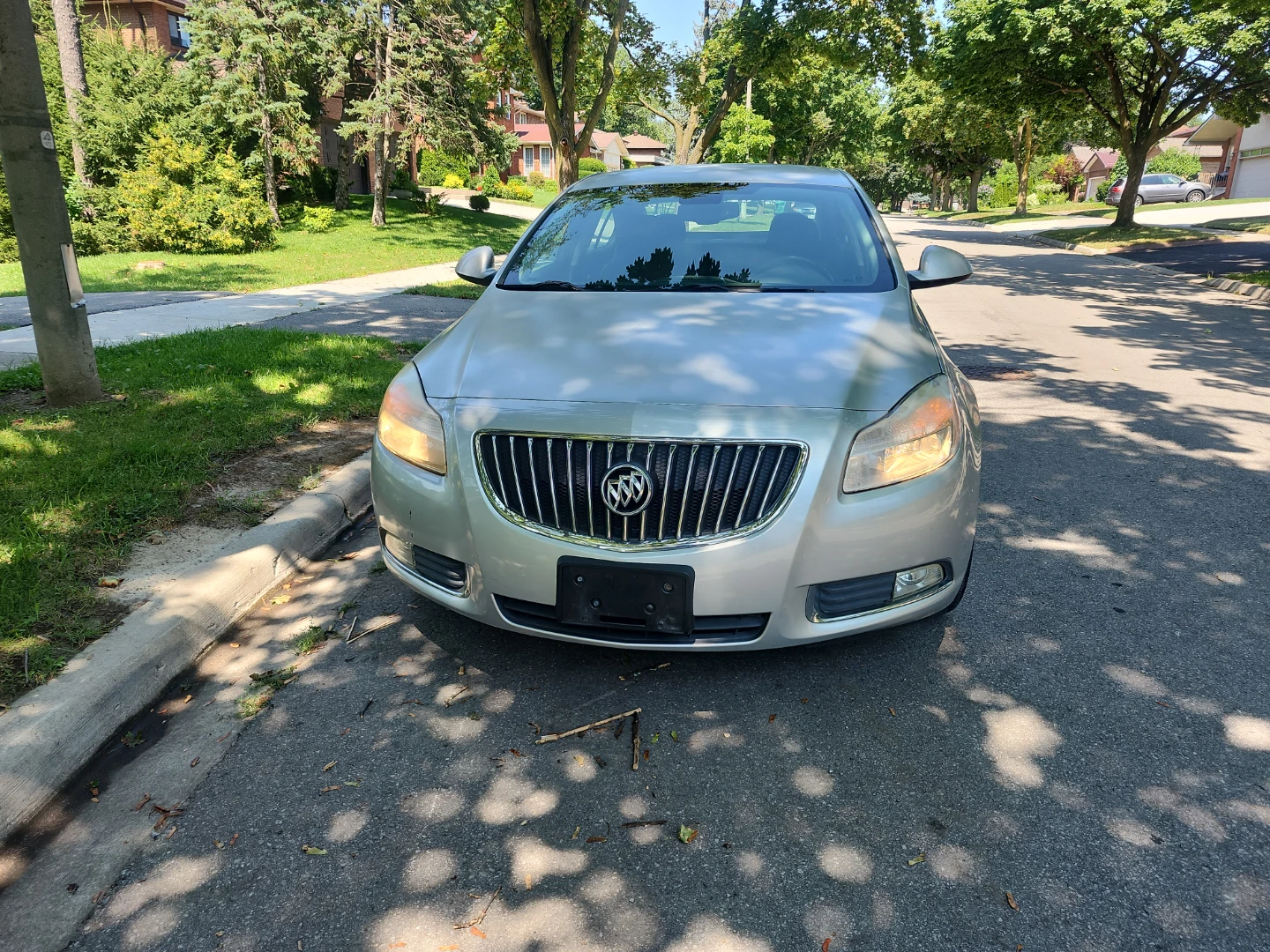 2011 Silver Buick Regal Sedan clean CARFAX  ONE owner only - photo 3