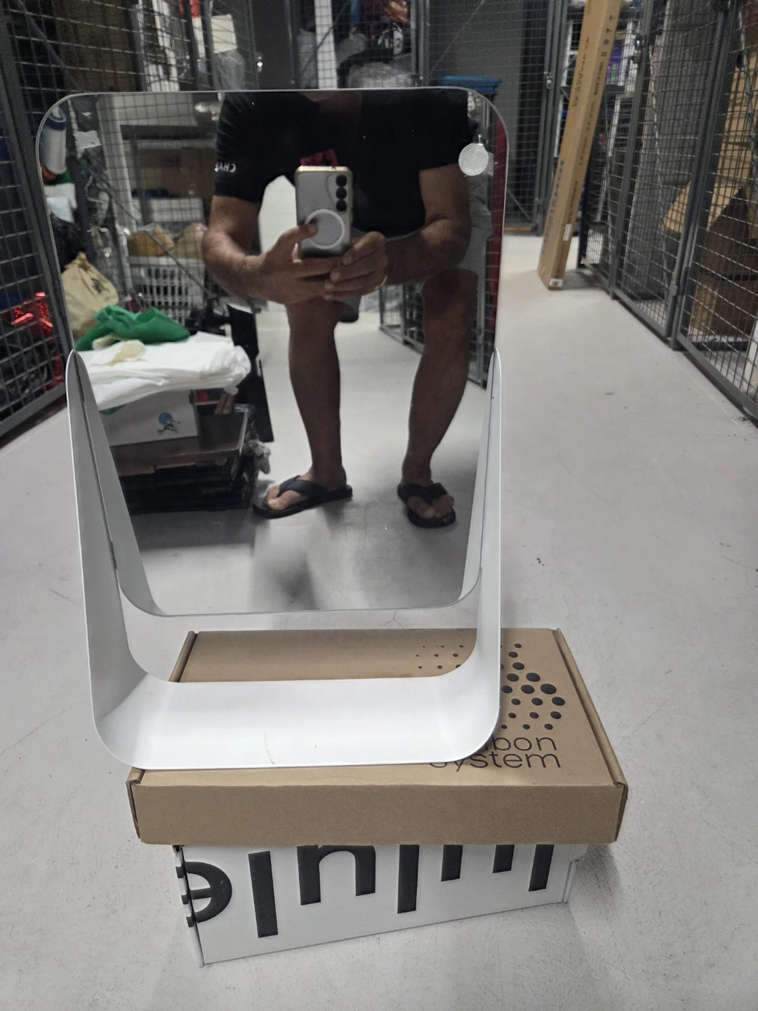 Umbra "Lupo" Vanity Mirror - photo 5