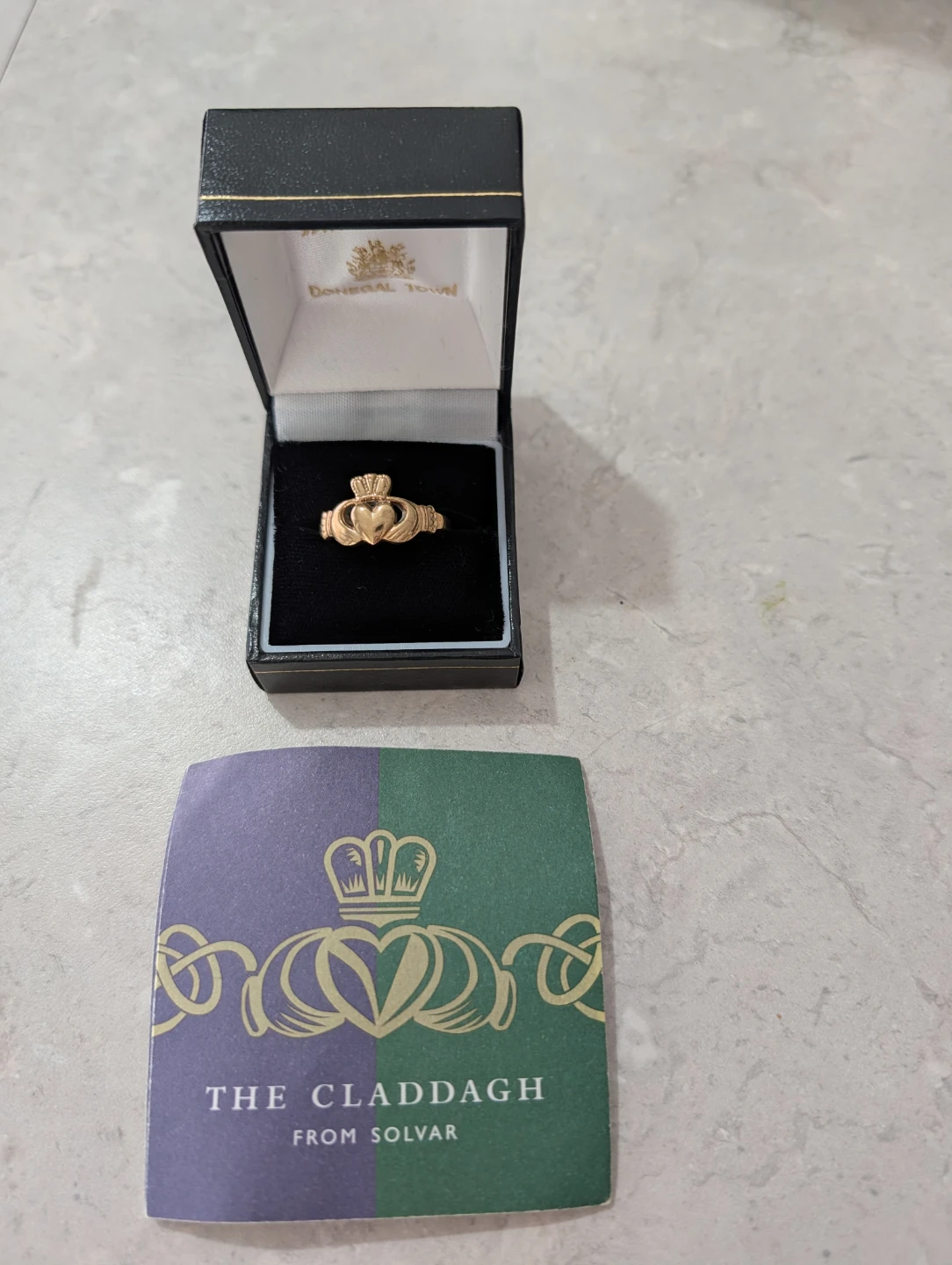 Men's Gold Claddagh Ring in Presentation Box - photo 4