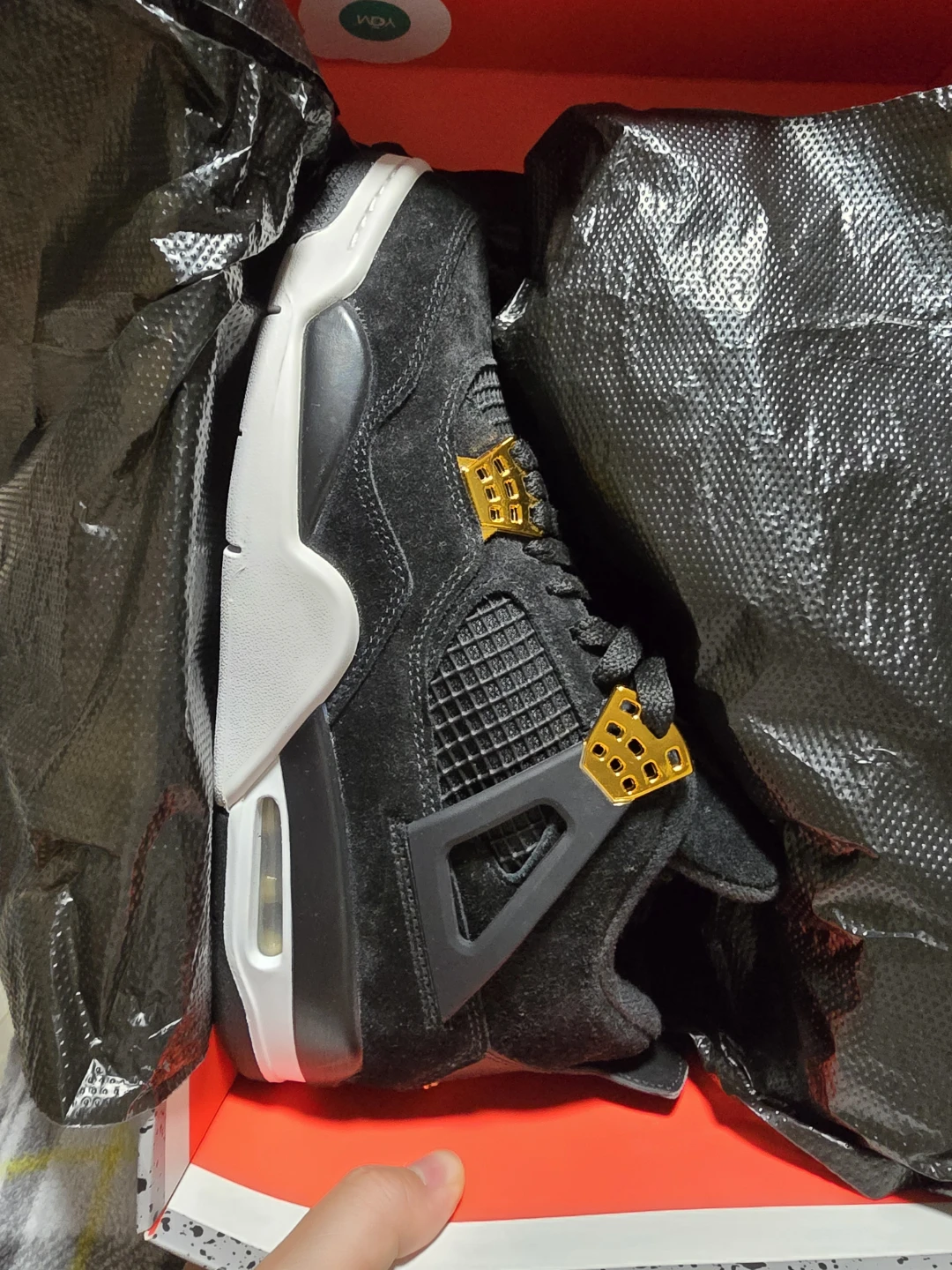 Jordan 4 Retro & Jordan 11 Retro