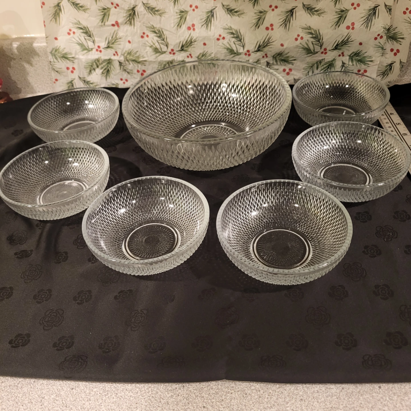 Vintage Diamond Pattern Glass Bowl Set