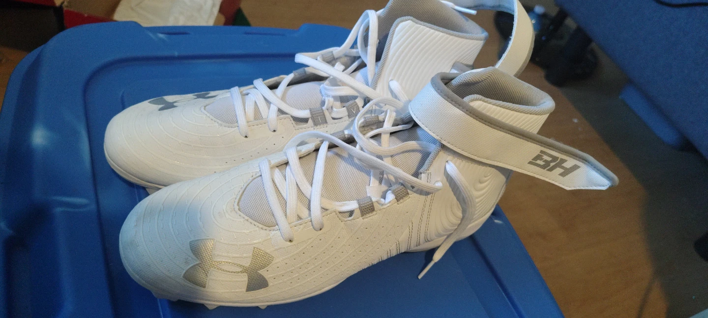 Under Armour White Football Cleats - photo 2
