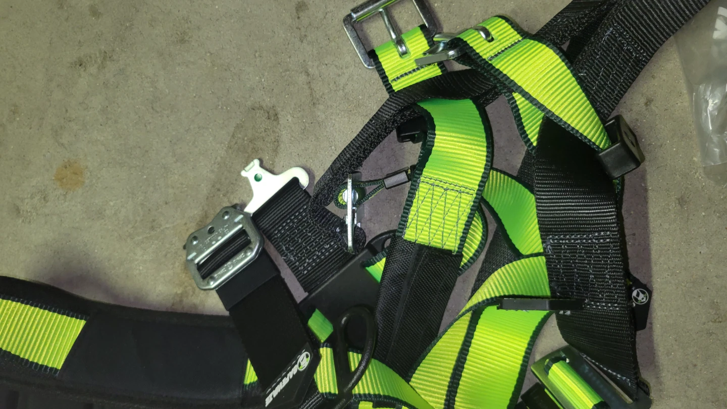 Safewaze Full Body Harness & Lanyard - photo 4