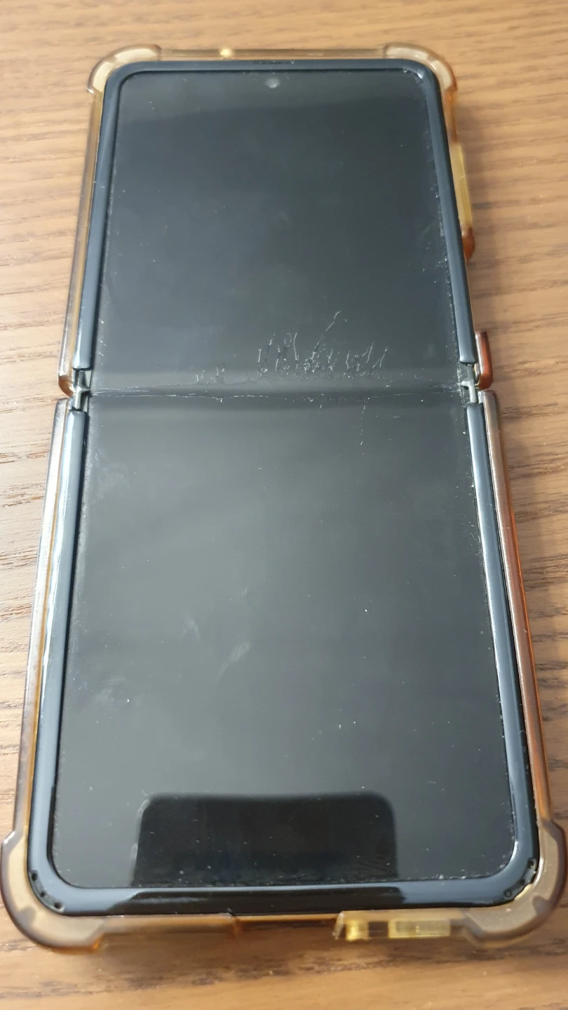 Gold Samsung Galaxy Z  flip - photo 2