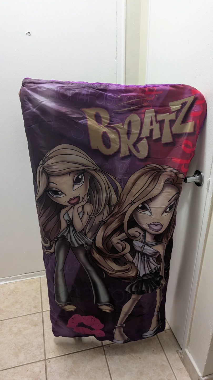 Bratz Sleepover Set with Sleeping Bag - photo 3