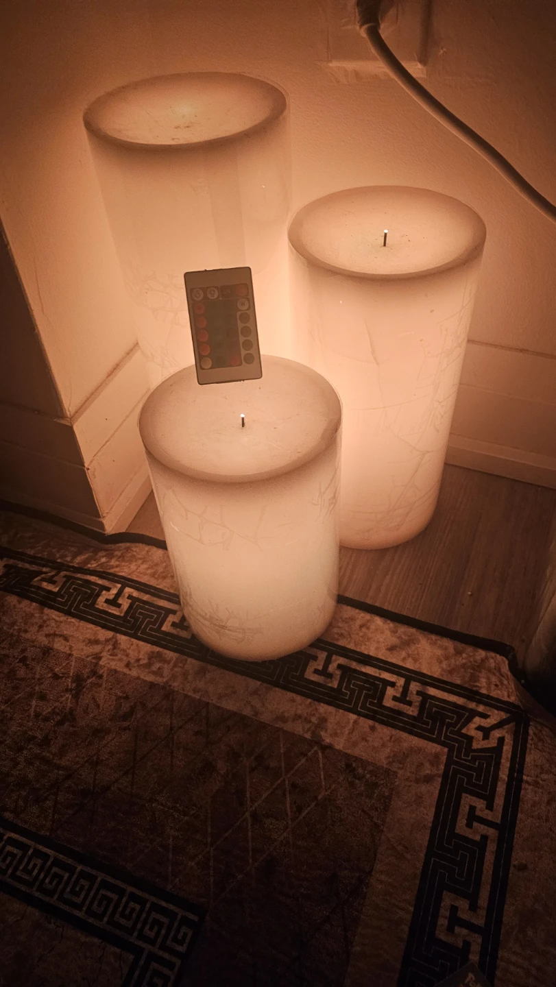 Set of 3 LED Pillar Candles with Remote - photo 3