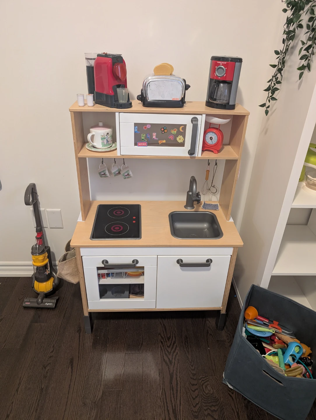 Massive kitchen pretend bundle (over 220 items)