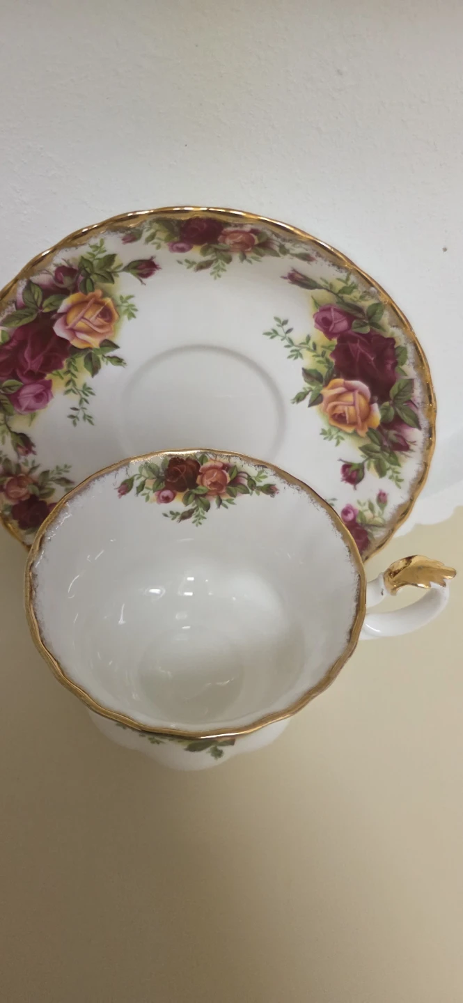 Royal Albert Old Country Roses Tea Cup and Saucer - photo 5