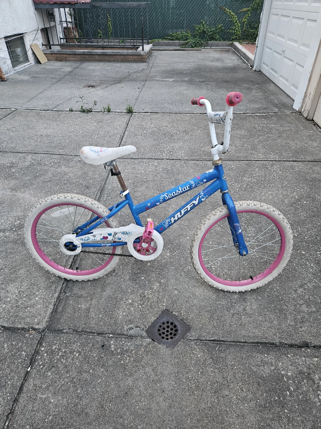 Girls 20 inch bicycle