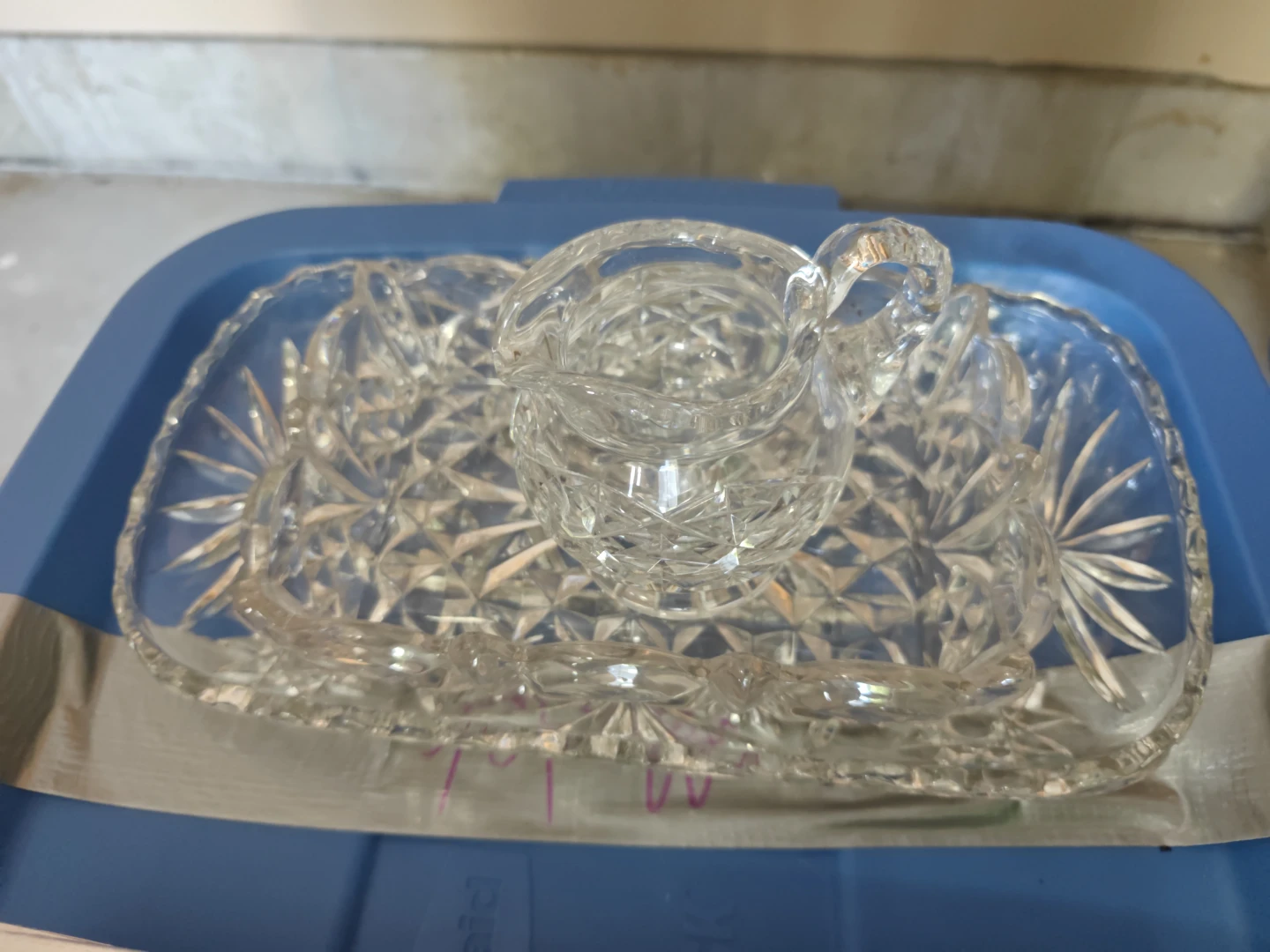 Set of stamped glass servingware. - photo 3