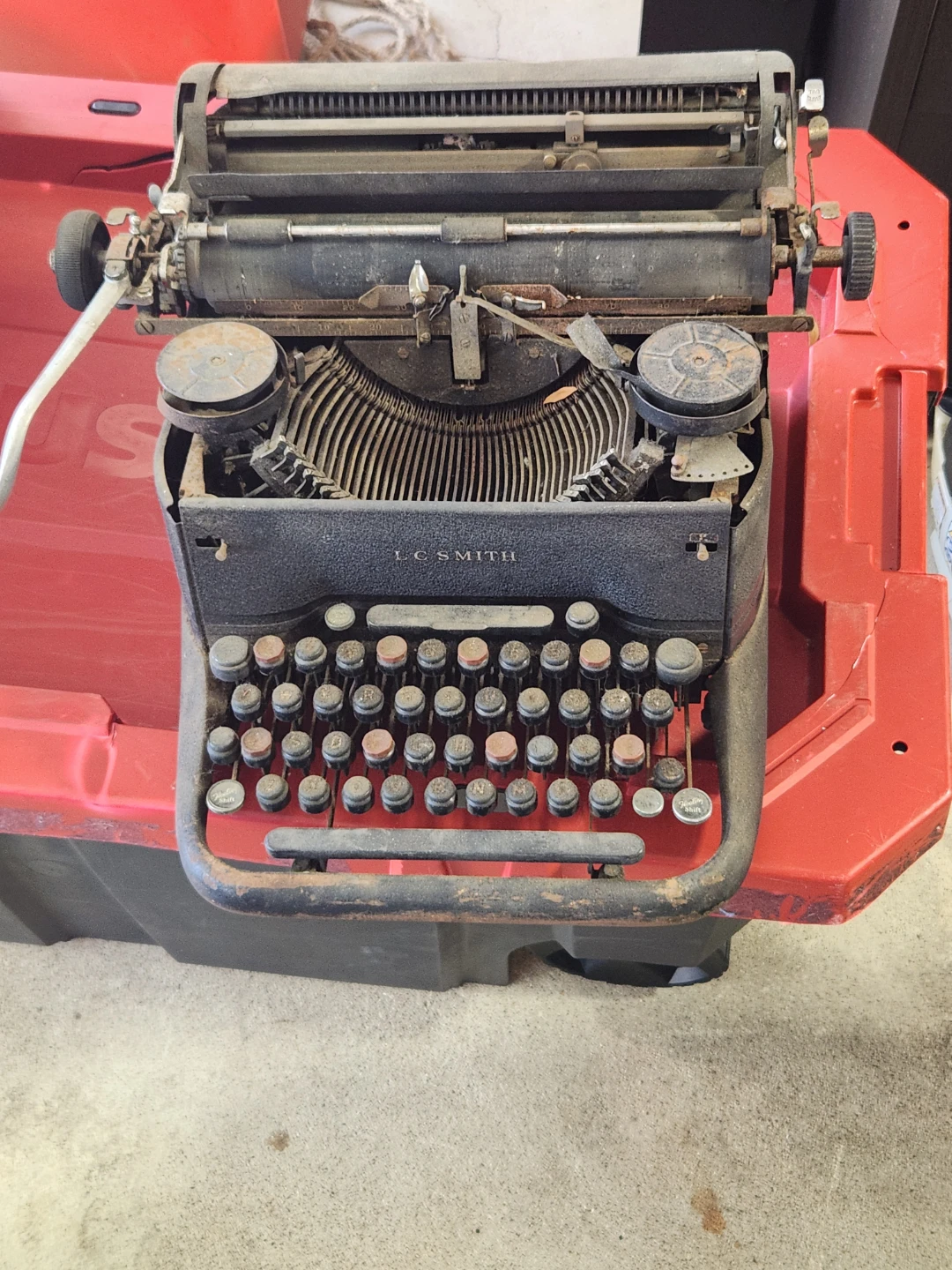 L.C. Smith Super Speed Typewriter - photo 3
