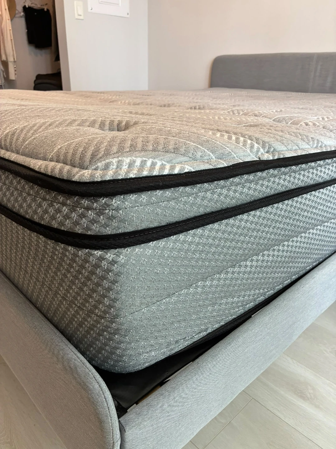 Sealy Dazzling Firm Queen Mattress - photo 4