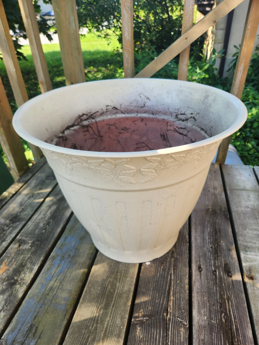 Cream Decorative plastic Planter Pot 22" diameter x 18" h