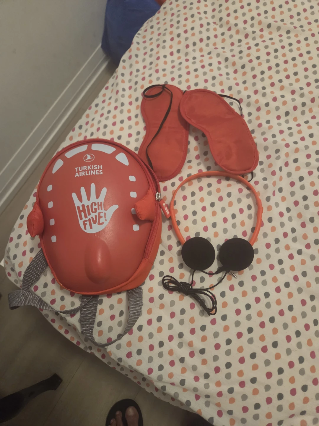 Turkish Airlines "High Five!" Kids Travel Set with Backpack - photo 5