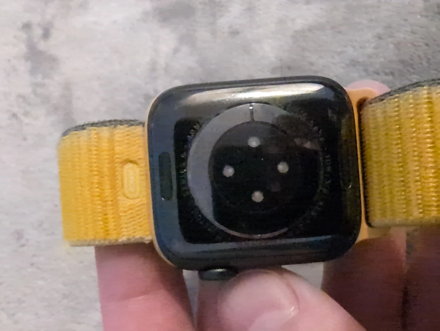 Apple Watch Series 6 with Yellow Sport Loop - photo 2