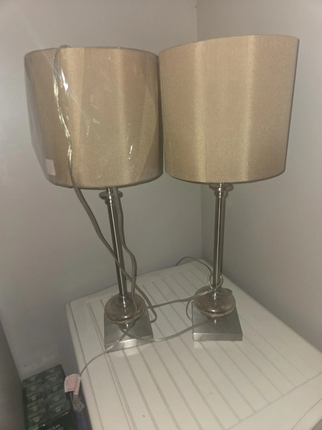 2 lamps