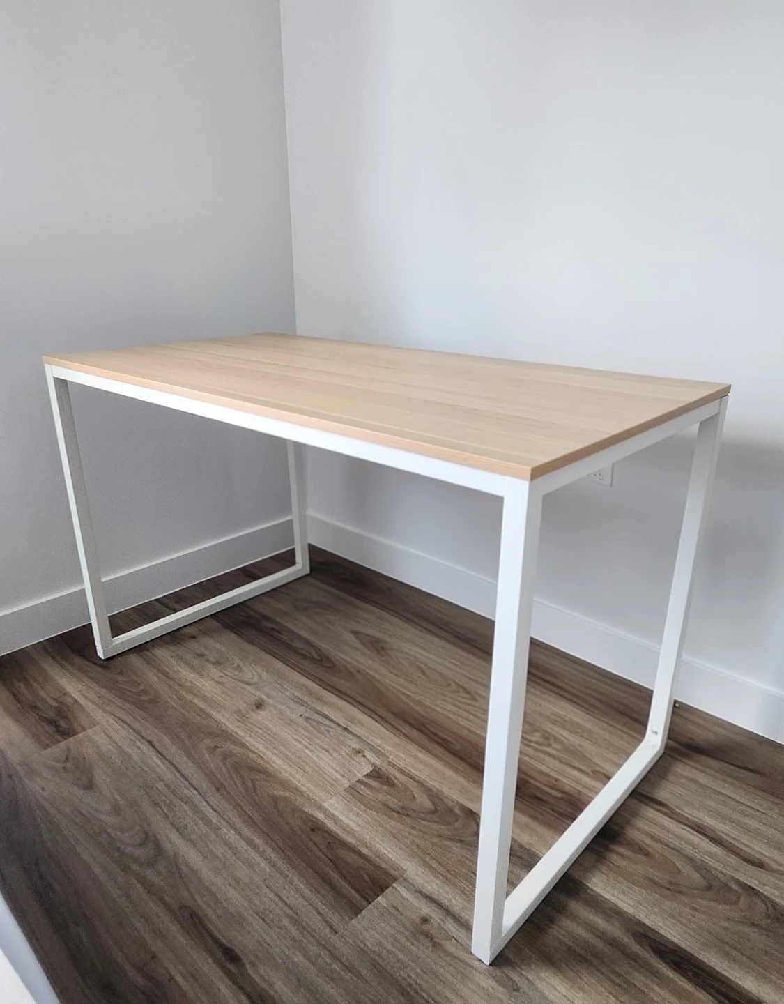 Modern White Frame Desk - photo 2