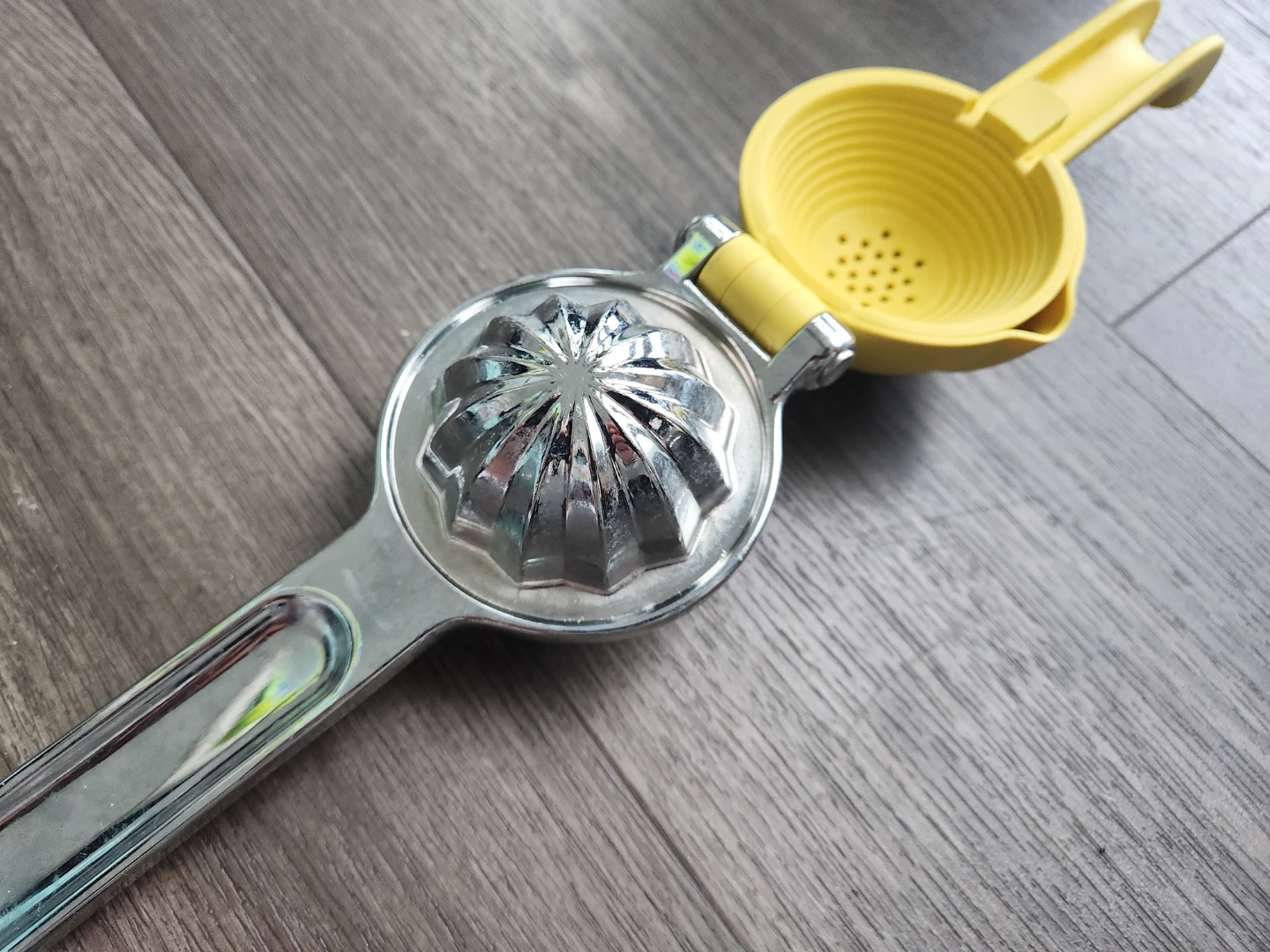 Manual Citrus Juicer