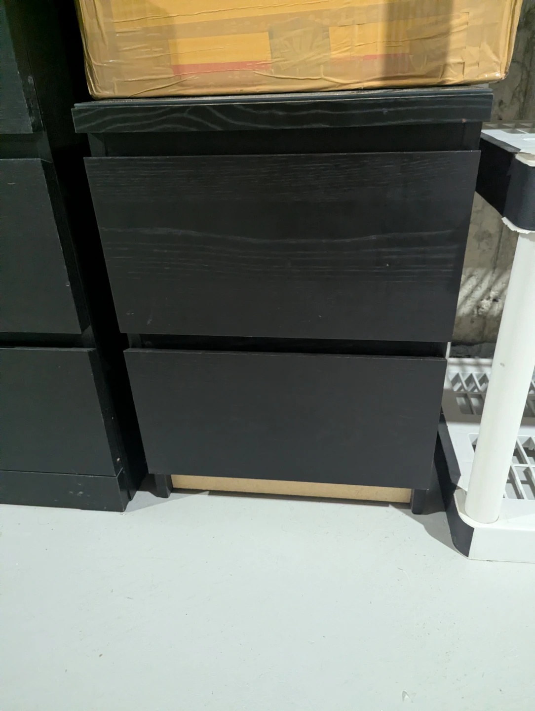 Dark brown 2-Drawer Nightstand/Cabinet