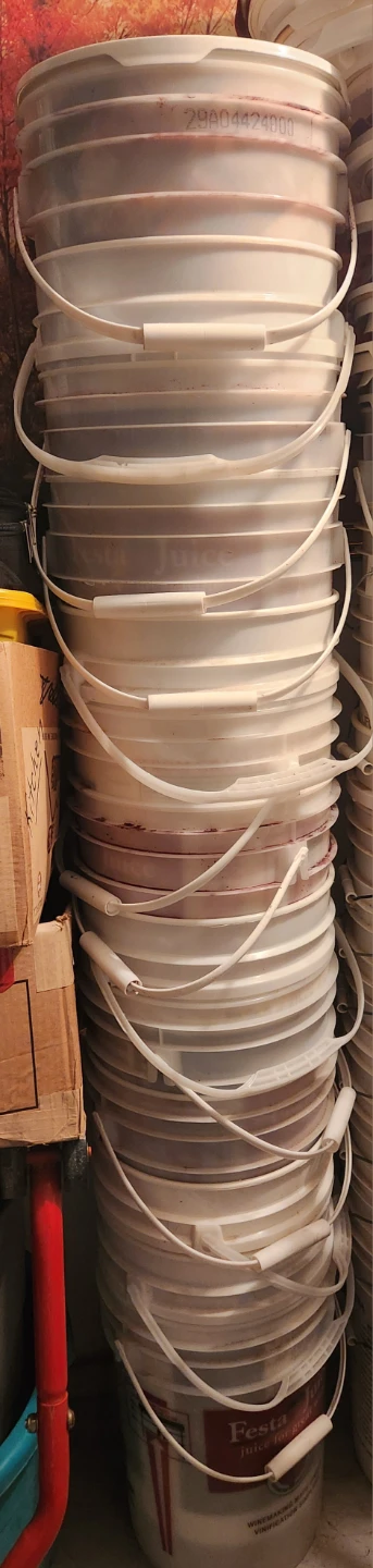 Fiesta Juice Plastic Pails 23L