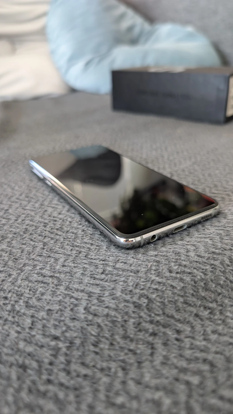 Samsung Galaxy S10e 128GB – Unlocked - photo 4