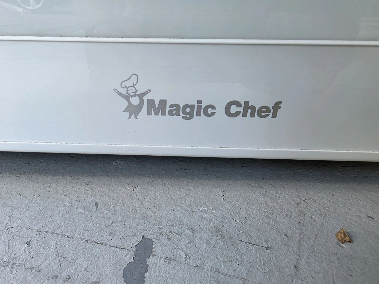 Magic Chef Microwave - photo 2