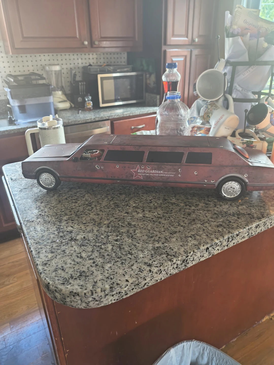 Red Guardian "The Thunderbolts" Limo Toy Car - photo 4
