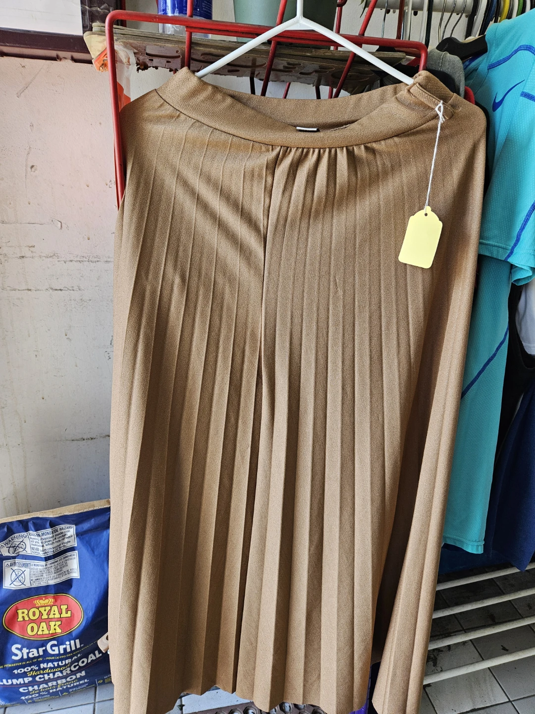 Vogue Fashion Pleated Skirt - Tan