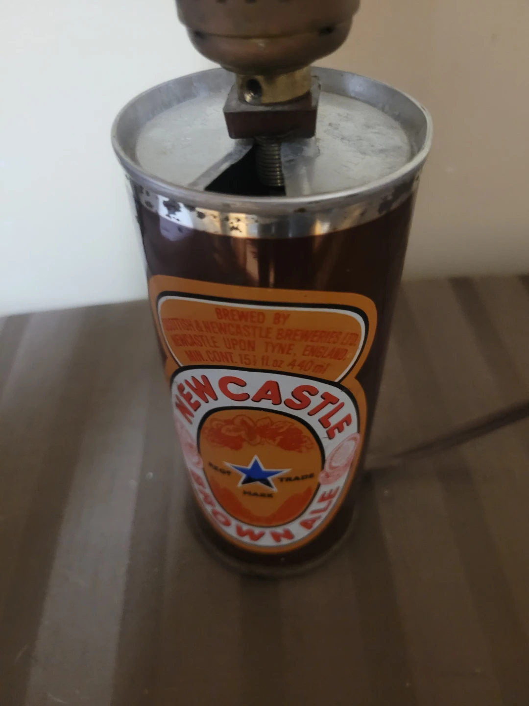 Vintage Newcastle Brown Ale Beer Tin Can Lamp - photo 4