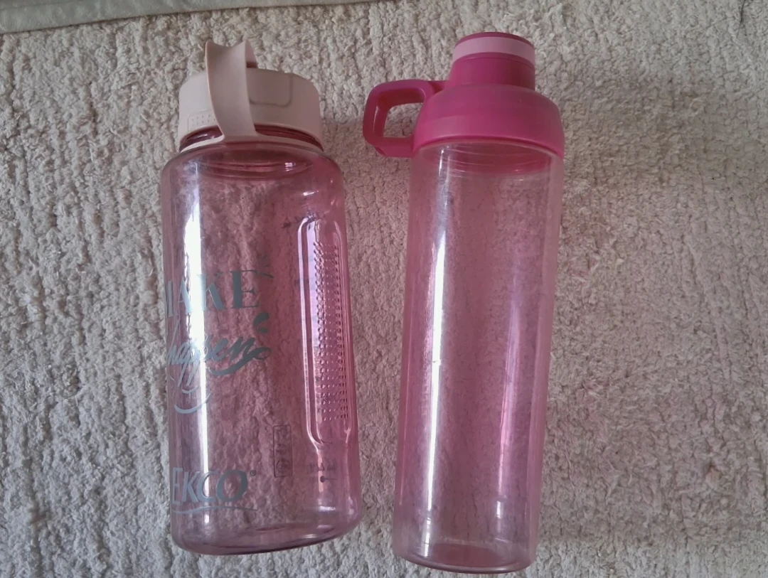 #freecycle ❤️ Pink Water Bottles
